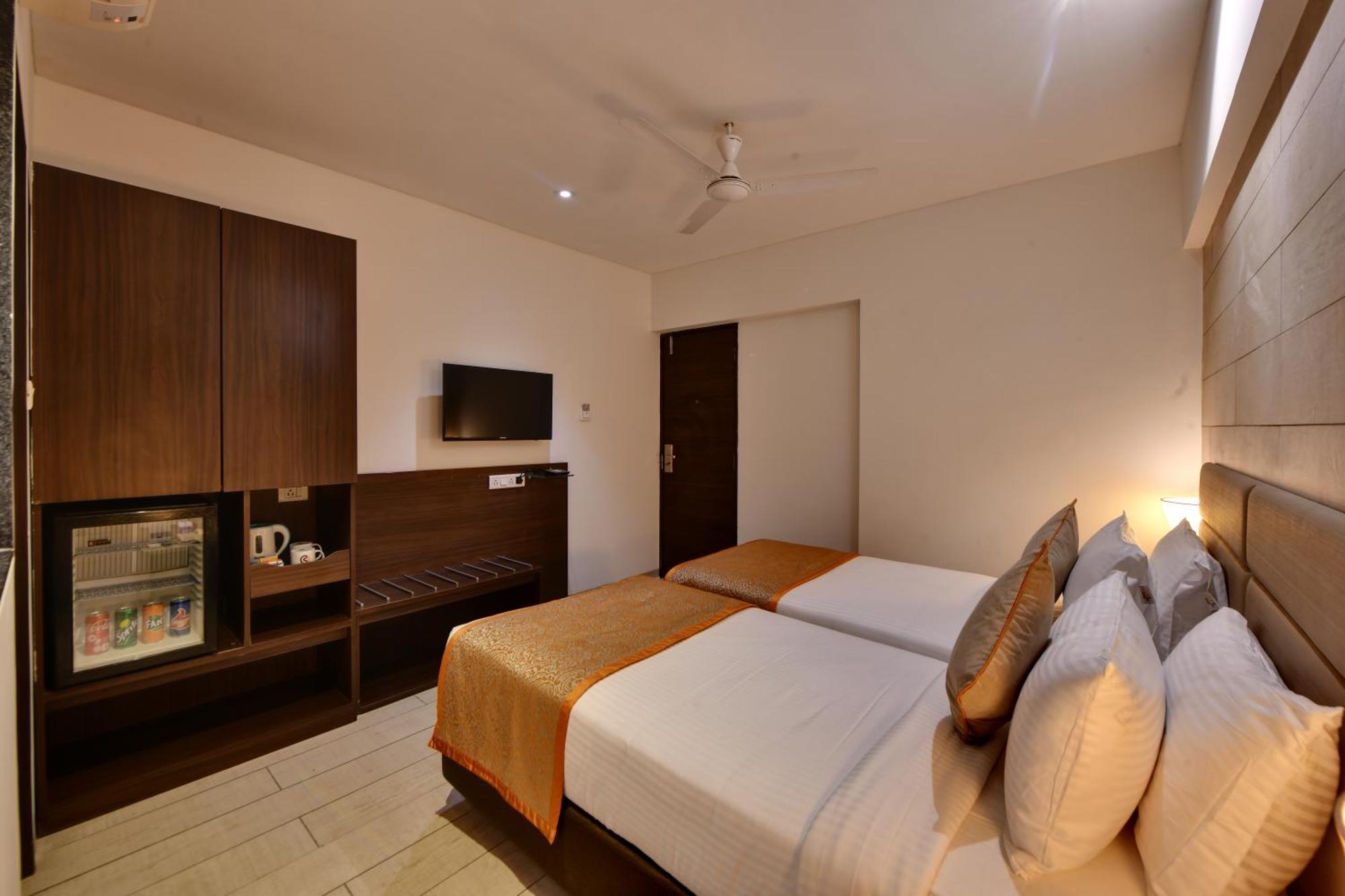 Click Hotel Vadodara 4 Mins Walk For The Railway Station Exterior photo